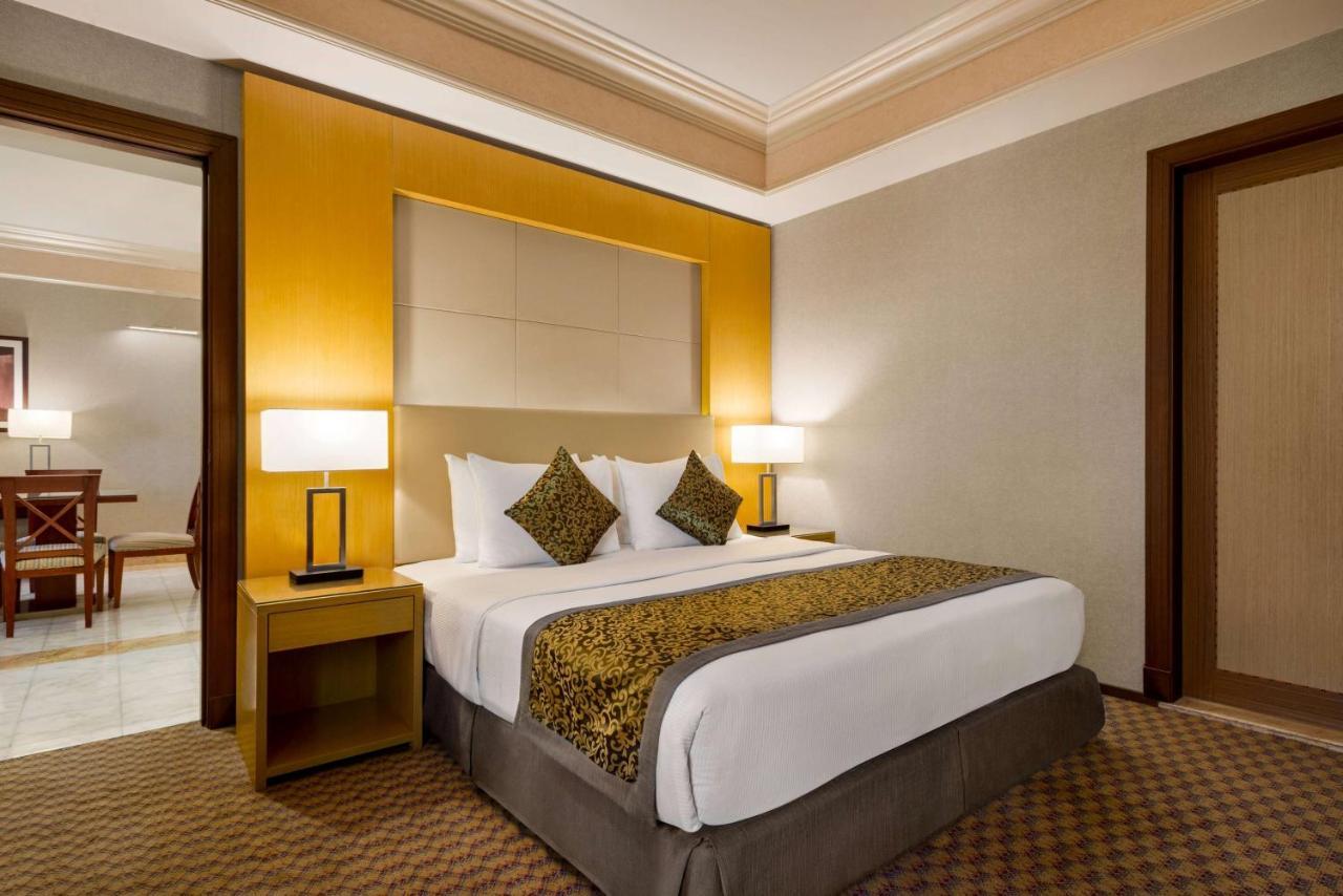 Wyndham Garden Hotel 4*